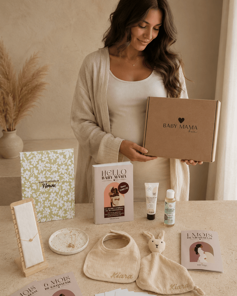 Une femme enceinte présente les box de grossesse Baby Mama Box